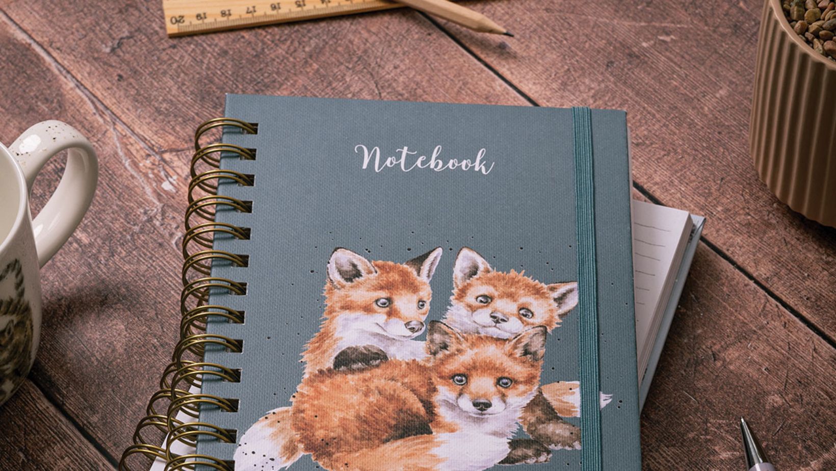Schreib deine Gedanken auf in den Notizbücher und Notizblöcke von Wrendale Designs und dem Grätz Verlag.