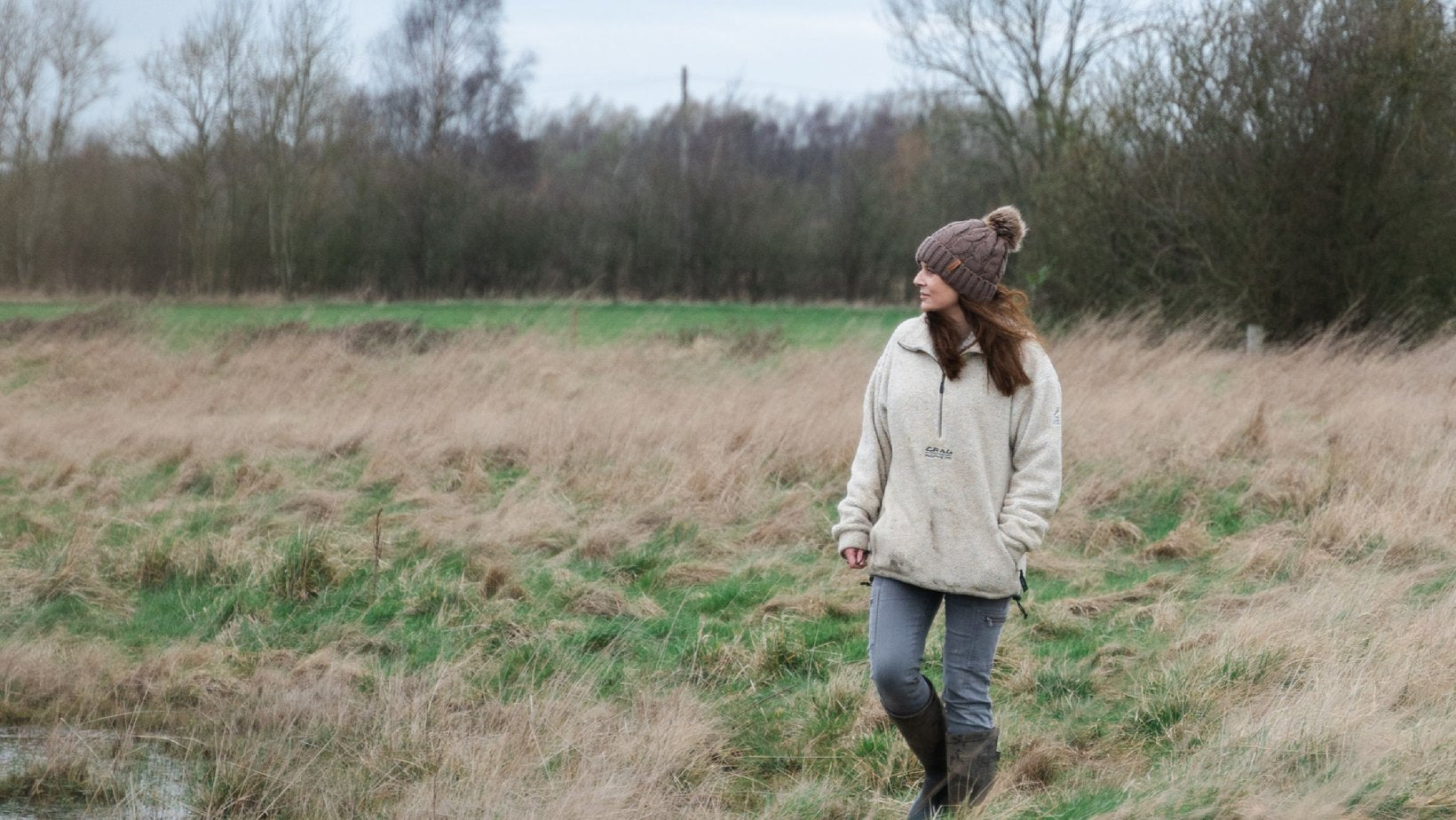 Künstlerin Hannah Dale von Wrendale Designs in unserem Onlineshop.