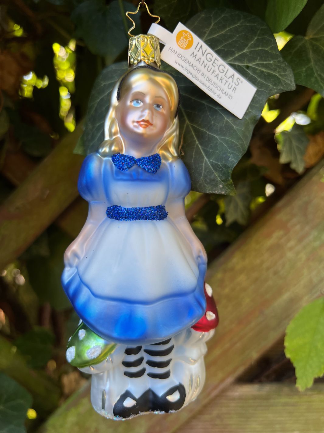 Alice im Wunderland Anhänger von Inge Glas