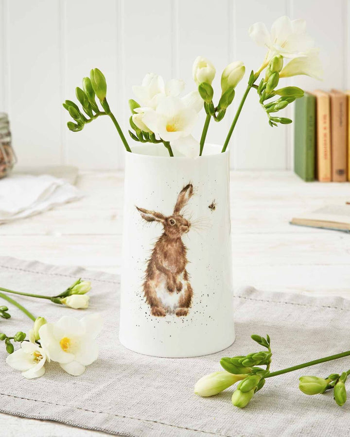 Blumenvase mit Hasen Motiv von Wrendale Designs.