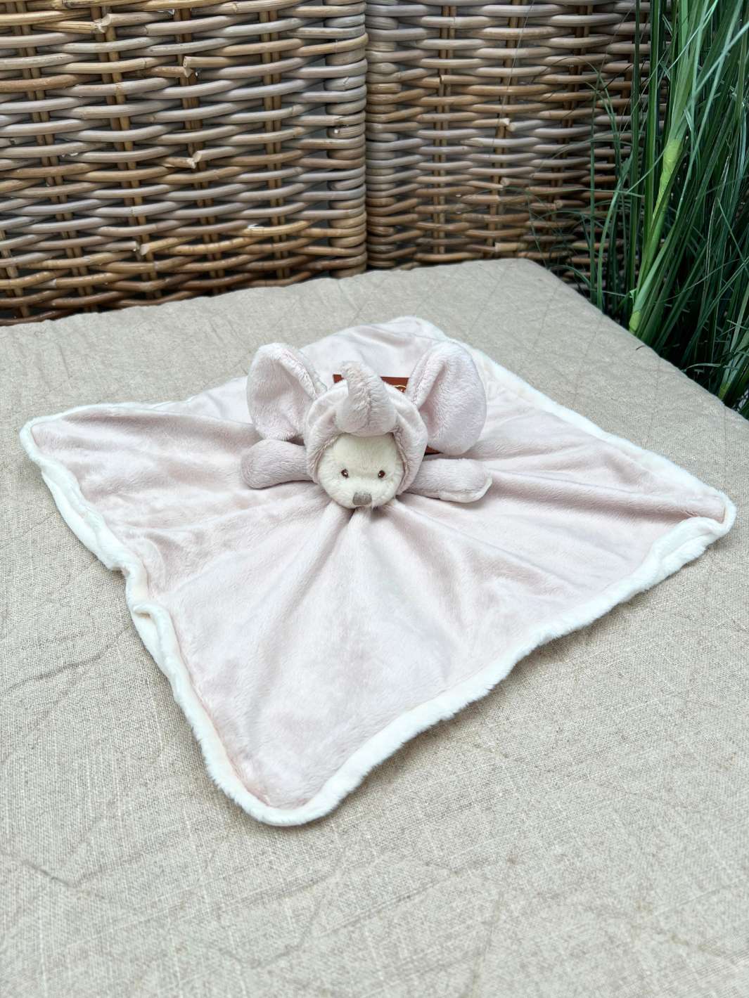 Der Bukowski Bär im Ziggy Elefanten Kostüm als Schnuffeltuch