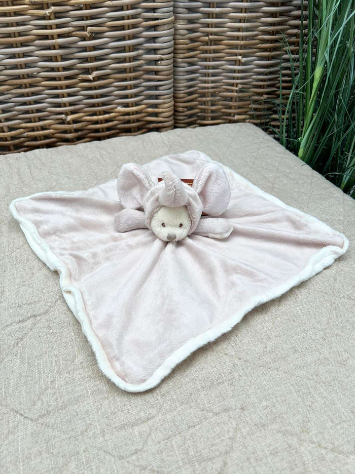 Der Bukowski Bär im Ziggy Elefanten Kostüm als Schnuffeltuch