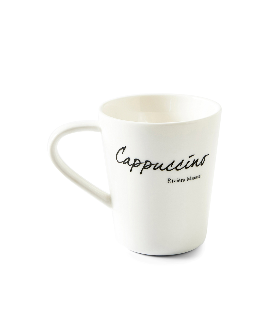 Classic Cappuccino Tasse von Rivièra Maison, weiße Porzellantasse mit schwarzem Schriftzug „Cappuccino“, freigestellt auf weißem Hintergrund.