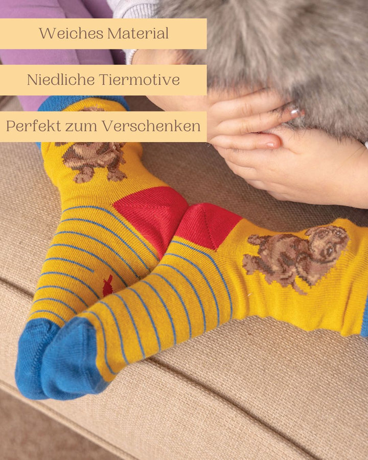 Weiche Bambussocken für Kinder mit niedlichem Dackel-Motiv von Wrendale Designs auch perfekt zum Verschenken.
