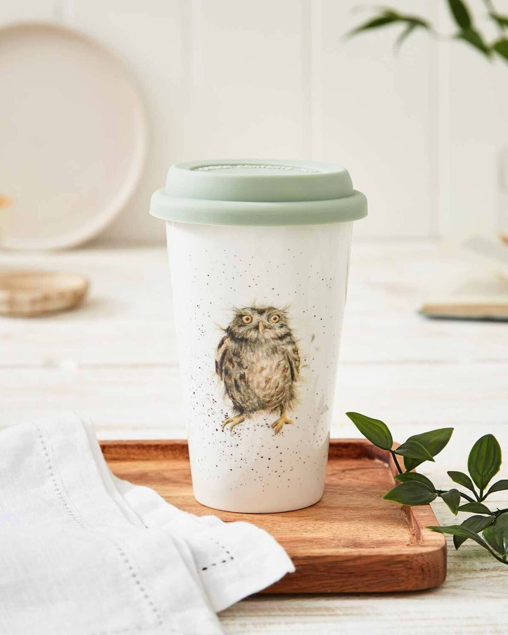 Eulen Travel Mug aus Porzellan von Wrendale Designs für deinen Kaffee für Unterwegs.
