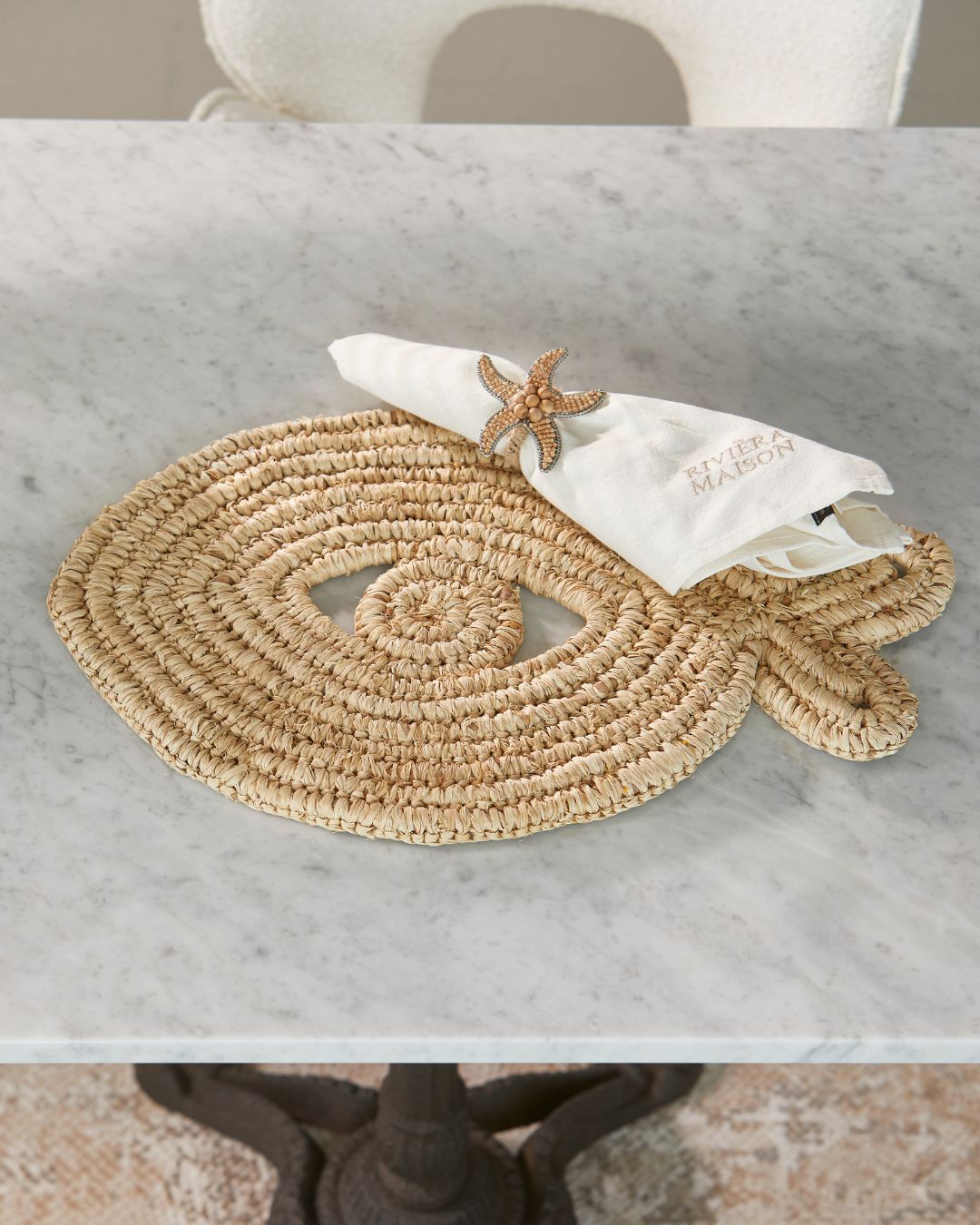 Platzset aus Sisal in Form eines Fisches von Rivièra Maison.