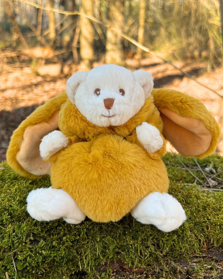 Teddybär in Safran gelbem Ziggy Hasen Kostüm von Bukowski.