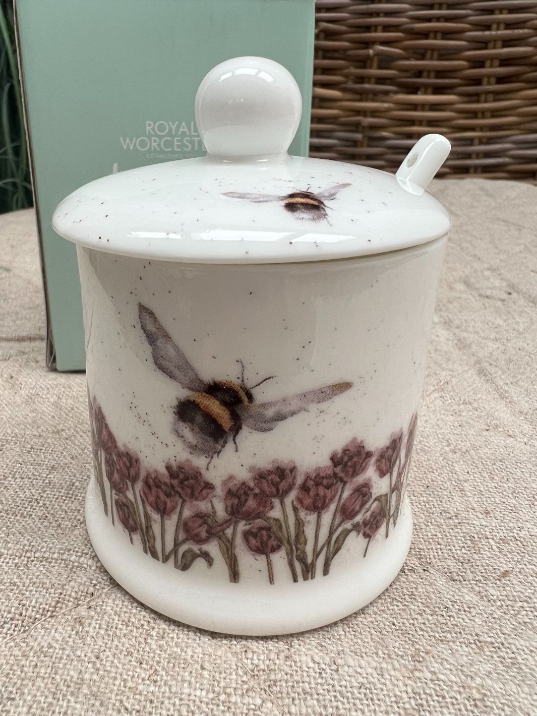 Hummel Zuckerdose von Wrendale Designs – Südstrand GbR