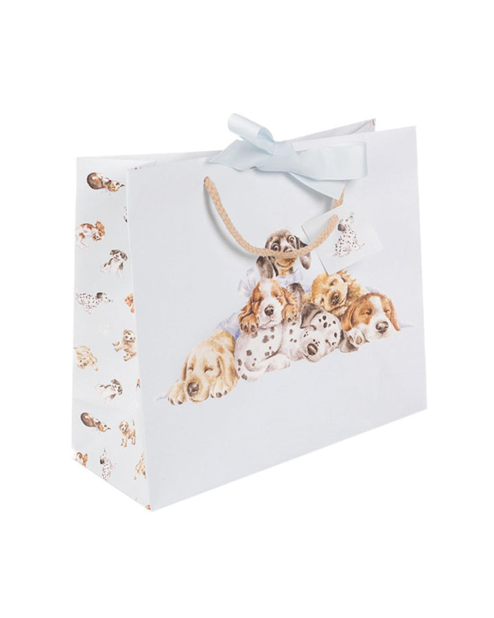 Geschenktasche in der Größe M mit Baby Hunden als Motiv von Wrendale Designs.