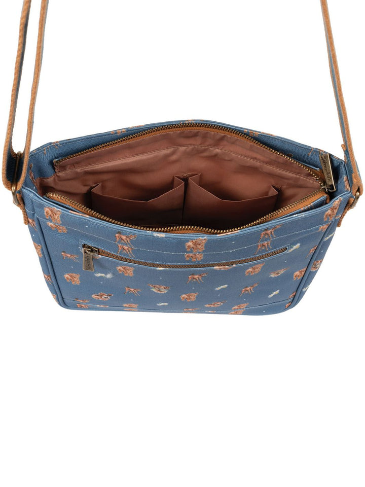 Innenseite der Handtasche mit den Kuh Motiven von Wrendale Designs