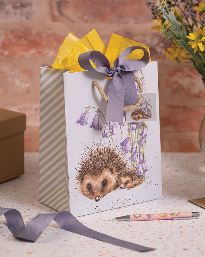 Kleine Igel Geschenktasche von Wrendale Designs.