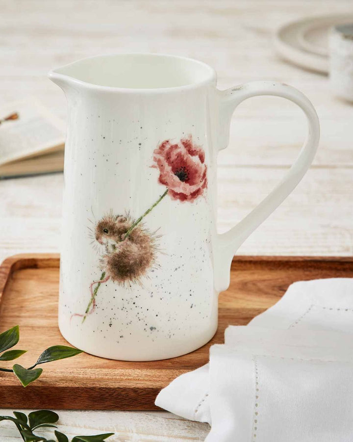 Wasserkrug mit Maus Motiv von Wrendale Designs.