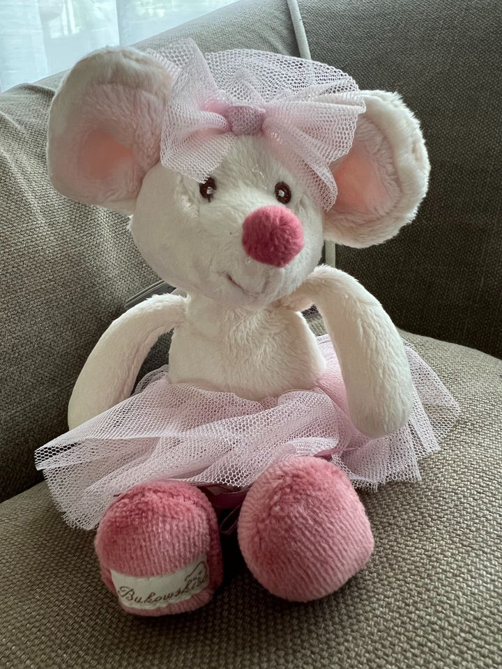 Antonia Dancing Mousy Bukowski