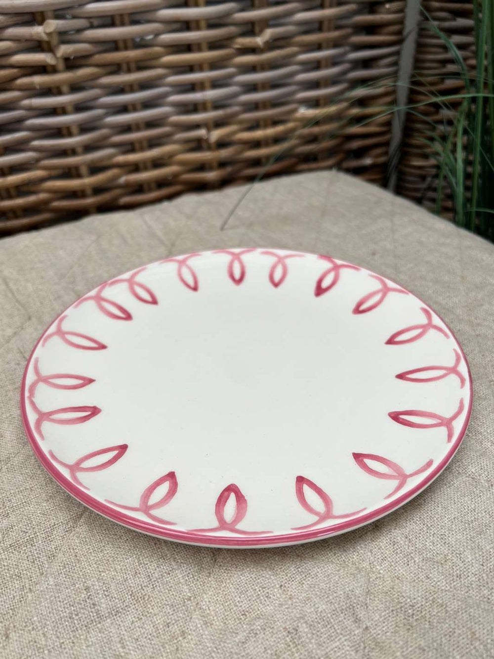 Rivièra Maison Frühstücksteller aus der Menton Serie in rosa