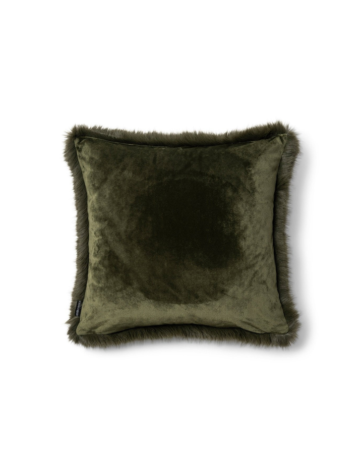 Rückseite des Bromont Faux Fur Kissenbezugs mit samtigem Stoff in Grün
