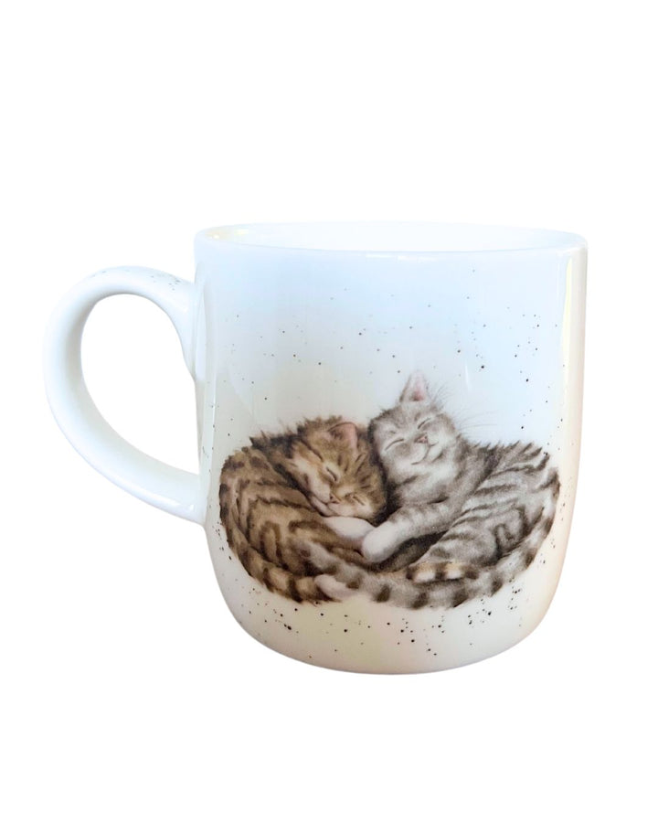 Rückseite der Katzen Tasse von Wrendale Designs.