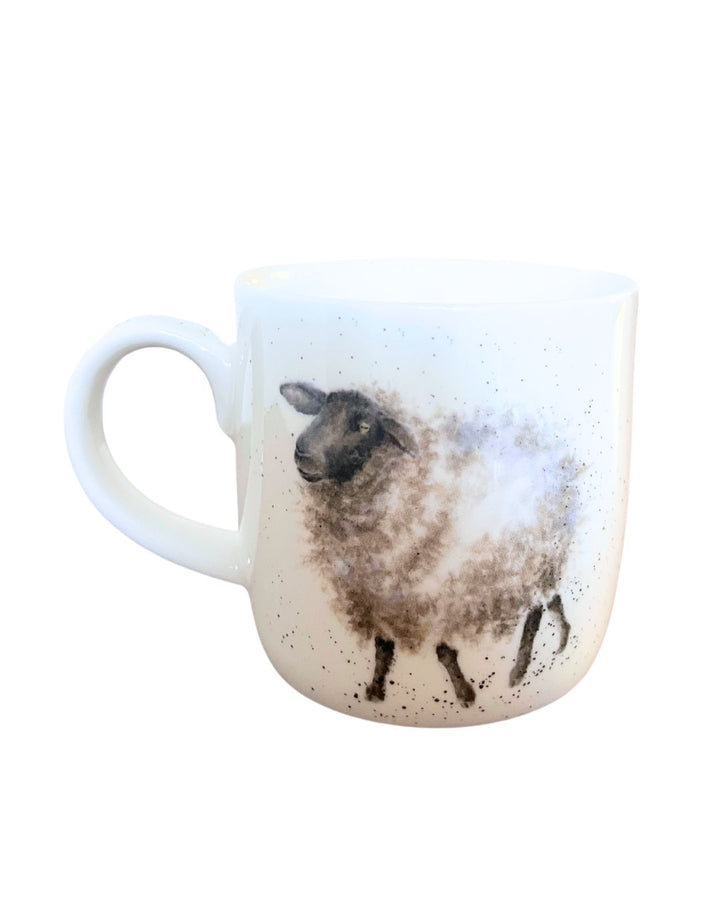 Rückseite der Porzellantasse mit dem Schaf Motiv von Wrendale Designs.
