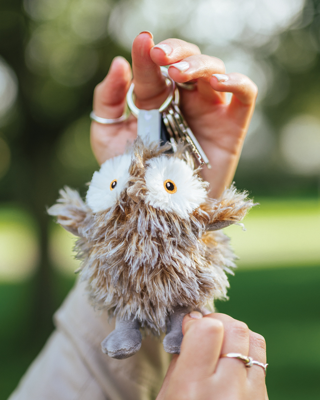 Schlüsselanhänger als Eule mit dem Namen Elvis von Wrendale Designs.