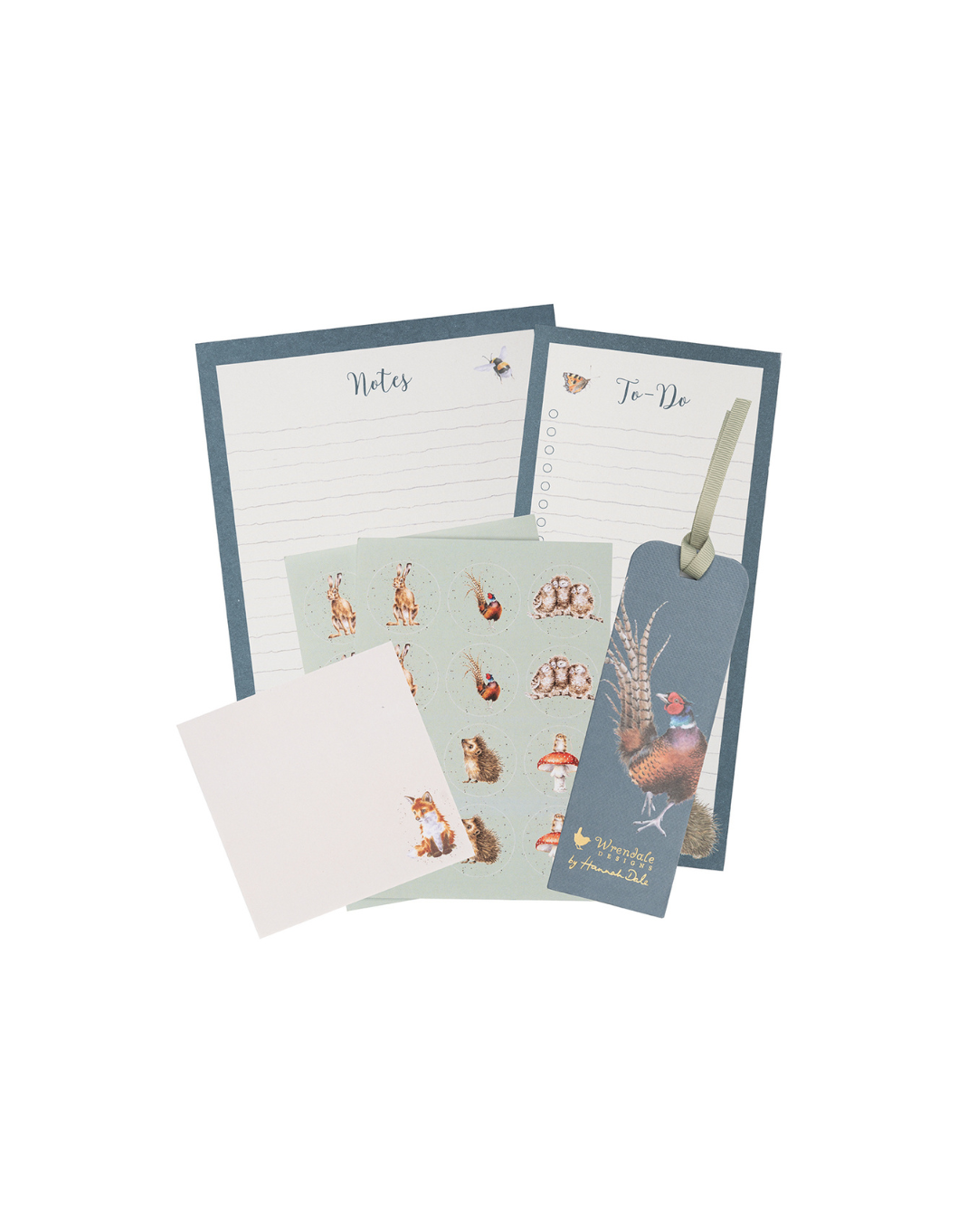 Übersicht aller Inhalte des Wrendale Designs Schreibtisch-Sets – Notizblock, To-Do-Block, Klebenotizzettel, Stickerbögen & Lesezeichen – auf weißem Hintergrund.