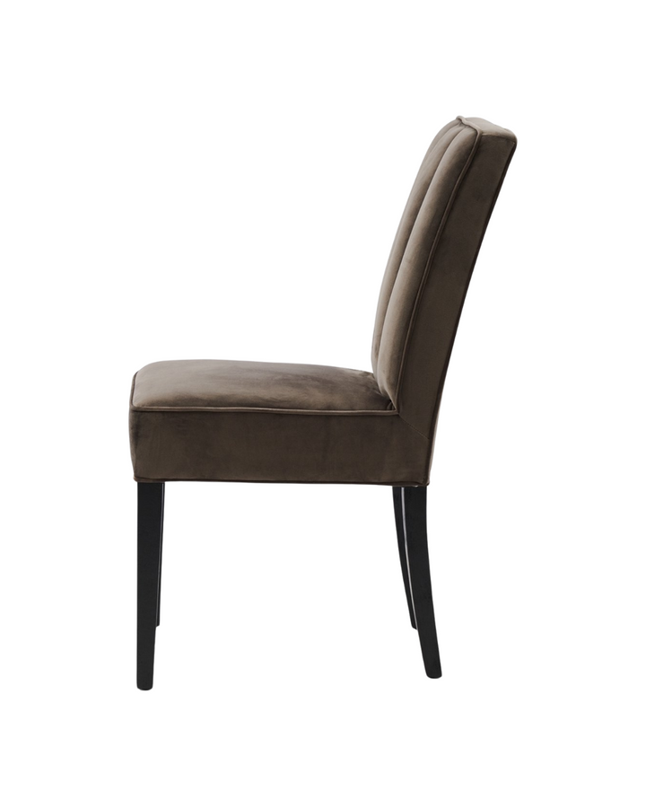 Seitenansicht Esszimmerstuhl The Jade Dining Chair Velvet Anthrazit von Rivièra Maison.