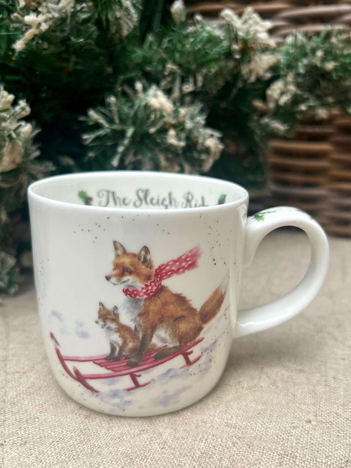 Tasse mit Füchsen auf einem Schlitten von Wrendale Designs