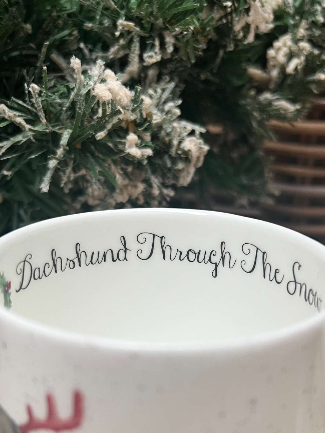 Weihnachts-Tasse mit Dackelmotiv "Dachshund Through The Snow von Wrendale Designs