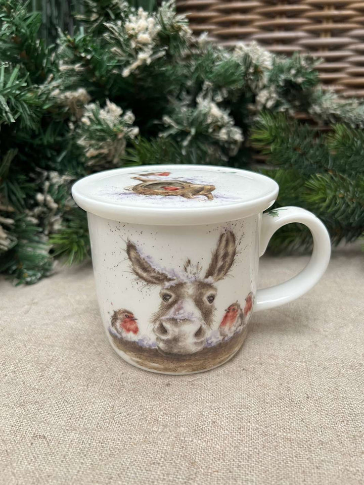 Winter Friends Tasse mit Deckel von Wrendale Designs.
