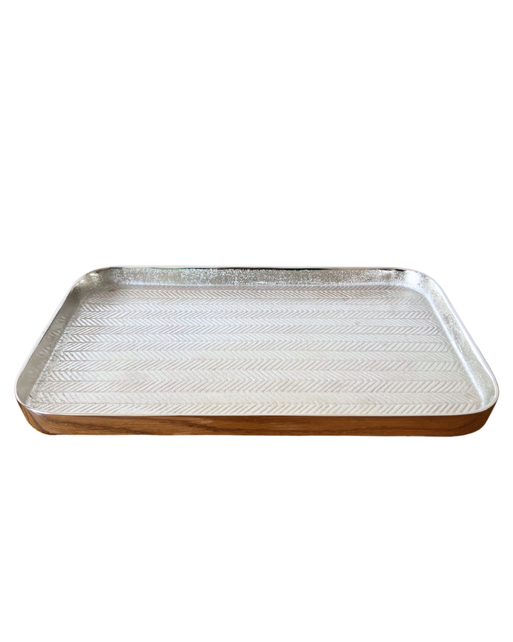 Silbernes The York Tablett von Rivièra Maison mit Fischgrät-Muster.