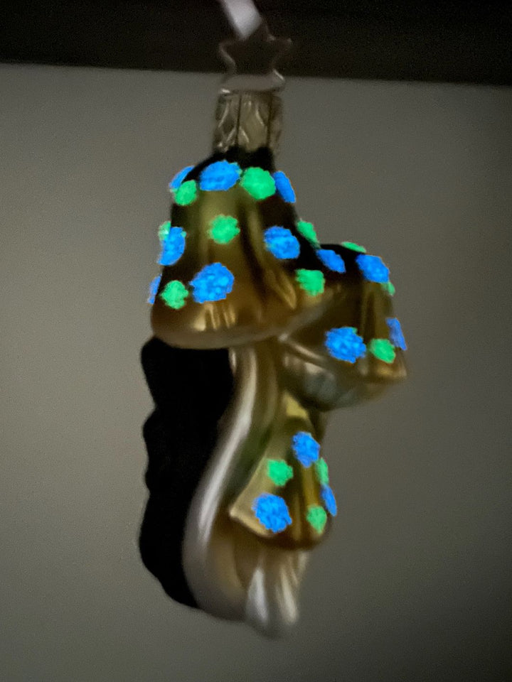 Verdigris Pilze Anhänger von Inge Glas