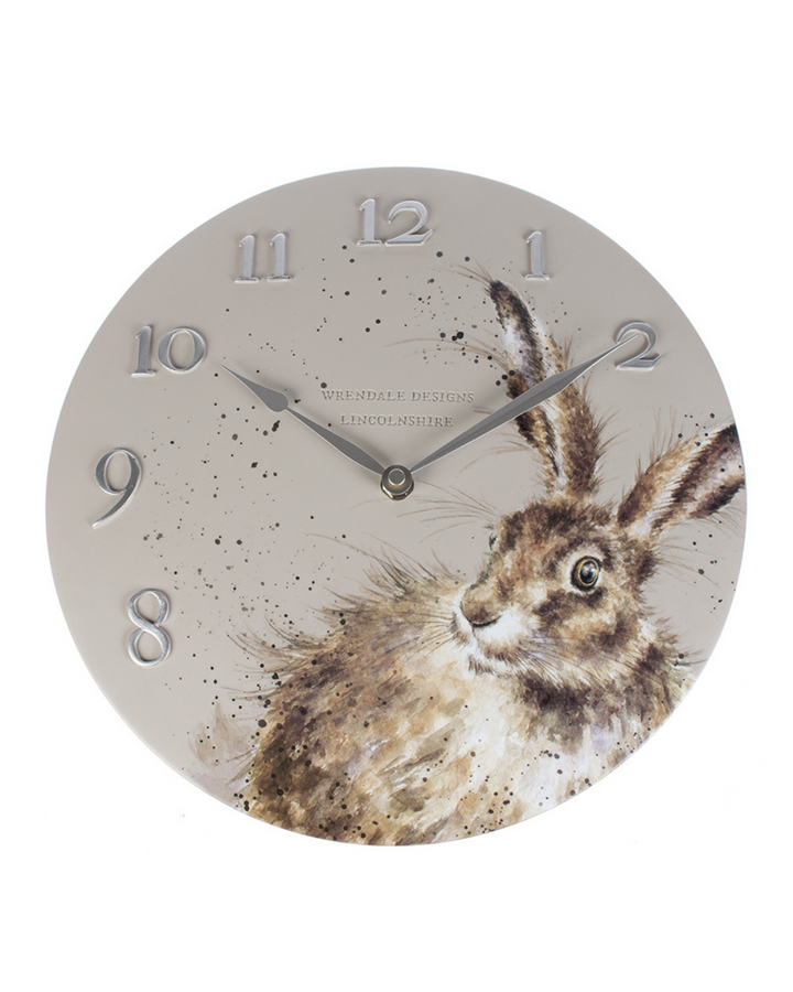 Wanduhr mit Hasen Motiv von Wrendale Designs.