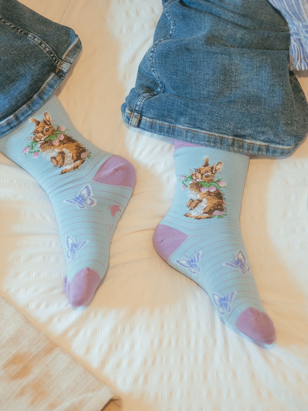 Wrendale Designs Bambussocken Hase mit Blumen