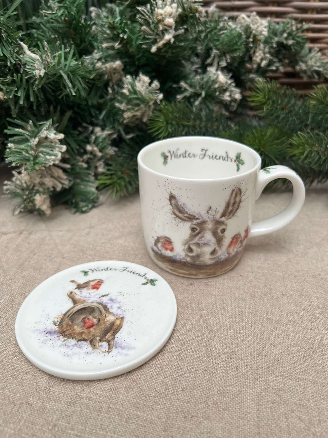 Wrendale Designs Tasse mit Esel und Rotkehlchen Motiv – perfekt als Weihnachtsgeschenk.