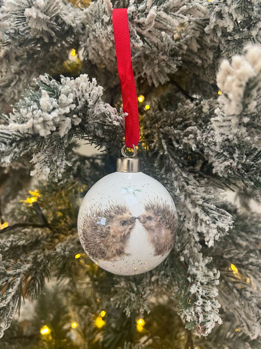 Wrendale Designs Weihnachtsbaumkugel aus Porzellan Igel