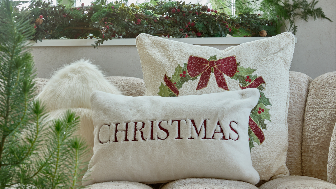 Weihnachtliche Kissen und Decken