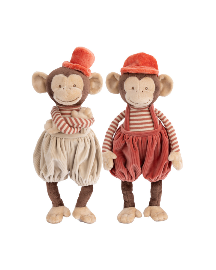 Zwei Affen Kuscheltiere Winston von Bukowski in beige und rostfarbenen Outfits