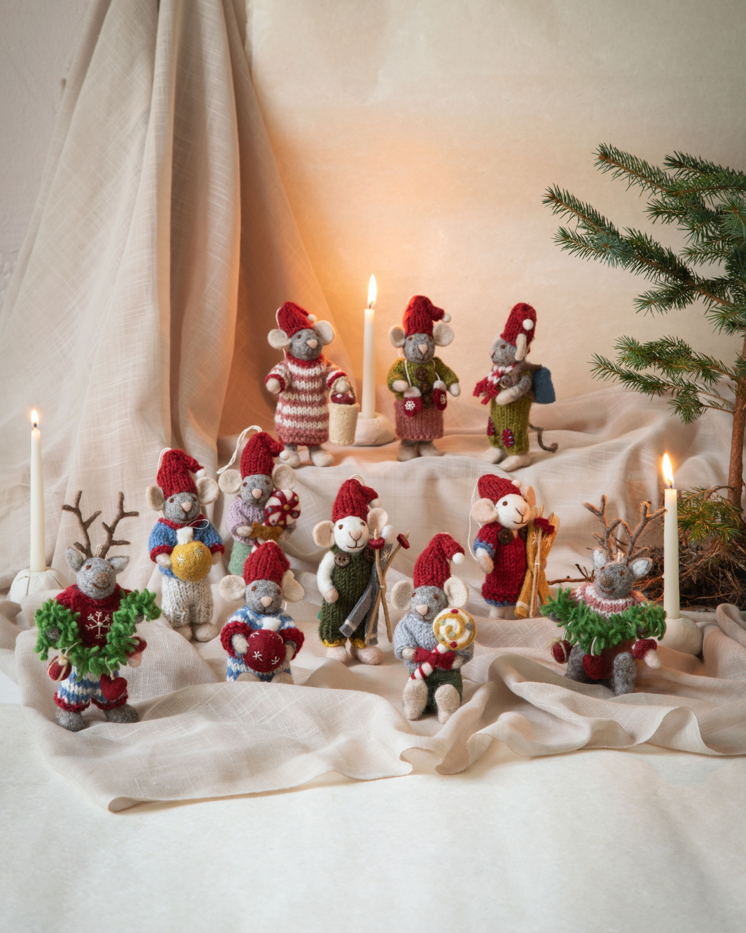 Weihnachtliche Filzdekorationen von Gry & Sif mit Rentier und Mäusen in Winteroutfits