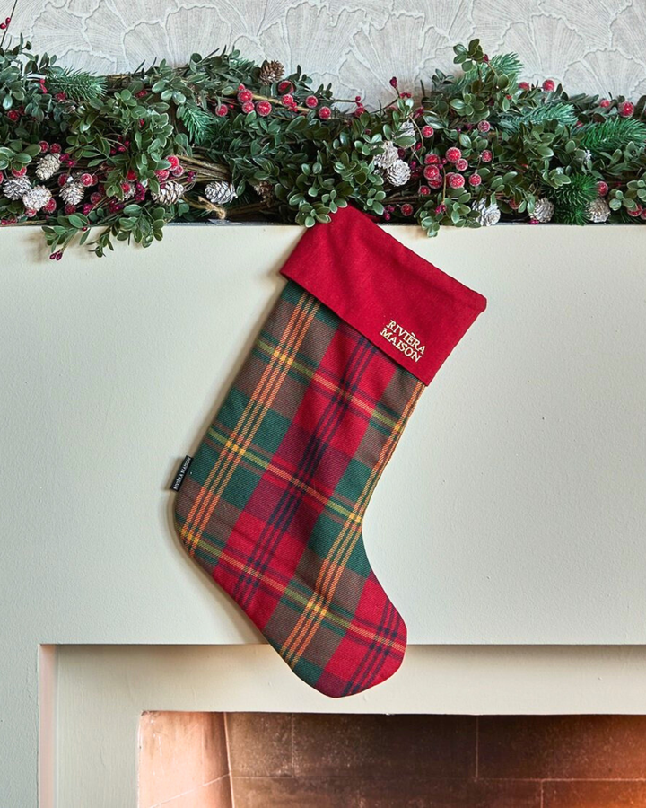 Rivièra Maison Weihnachtssocke Classic Tartan am Kamin hängend in Weihnachtsdeko