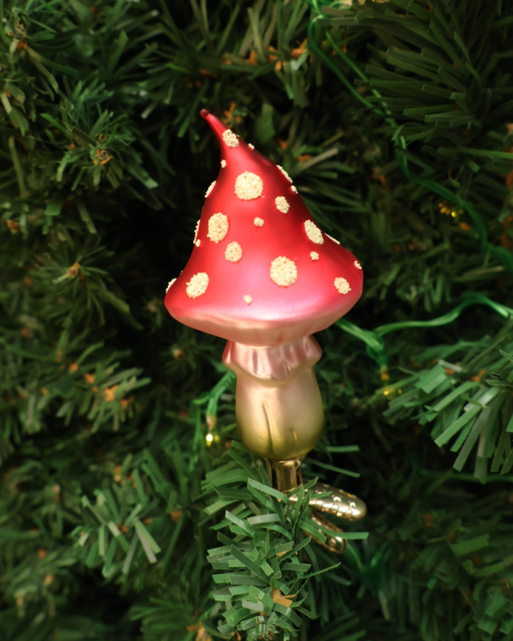 Fluoriszierender Fliegenpilz zum Klemmen von Inge Glas
