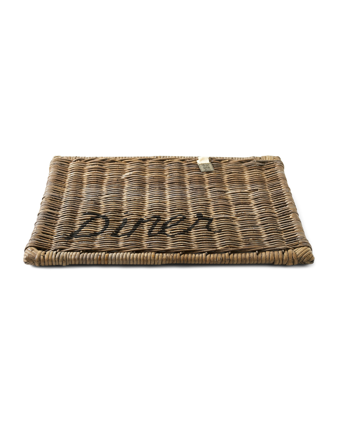 Diner Platzset aus Rattan von Rivièra Maison auf weißem Hintergrund.