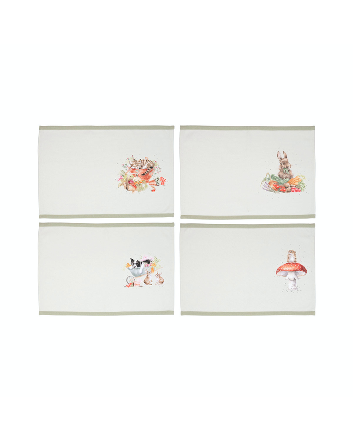 Vier Tischsets „Garden Friends“ mit zarten Gartenmotiven. Jedes Set zeigt ein anderes Tier: eine Katze, eine Maus, einen Hund und einen Hasen, alle in natürlichen Farben auf cremefarbenem Hintergrund.