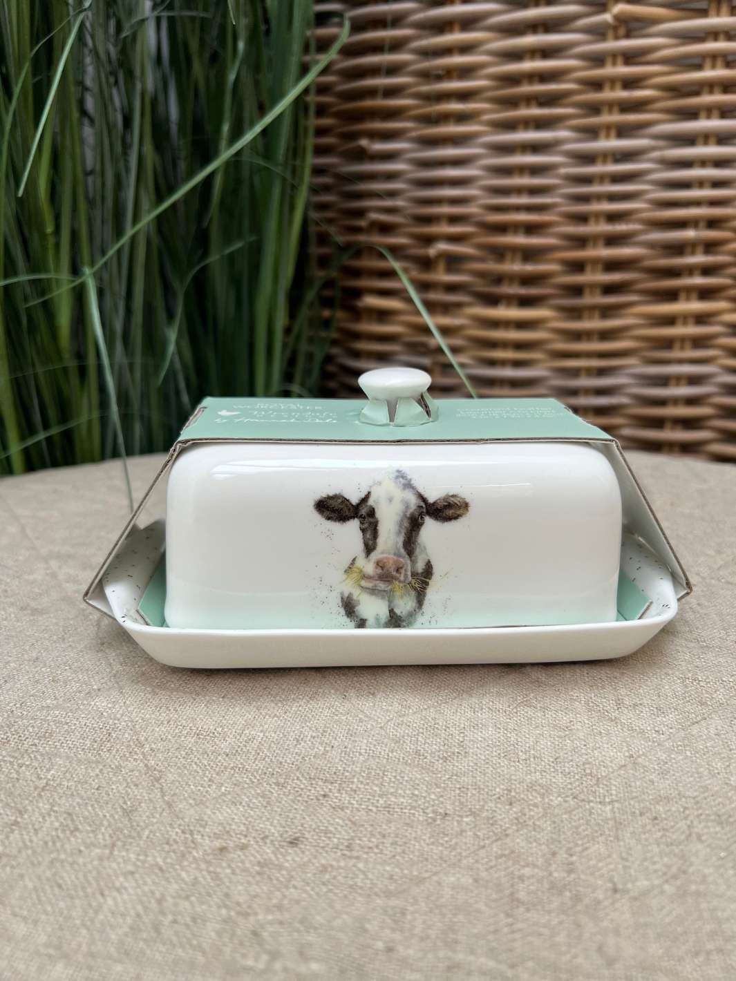 Kleine Geschenkverpackung mit der Kuh Butterdose von Wrendale Designs