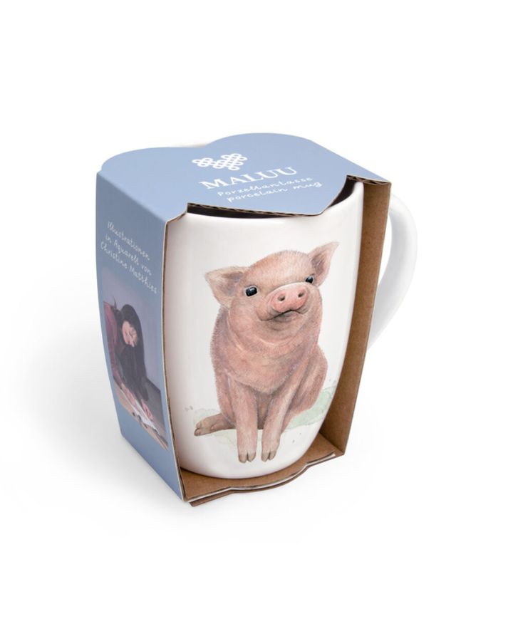 Schweinchen Tasse Lucky Piglet von Maluu in blauer Geschenkverpackung mit Sichtfenster