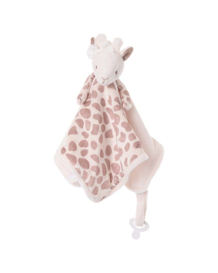 „Lucy Baby Rug“ Giraffen-Schnuffeltuch von Bukowski, aufrecht stehend. Mit weichem, hellem Fell, großen braunen Augen und ein Rosettenmuster auf hellem Grund. Die Ohren und Schnauzen sind in Beige gehalten.
