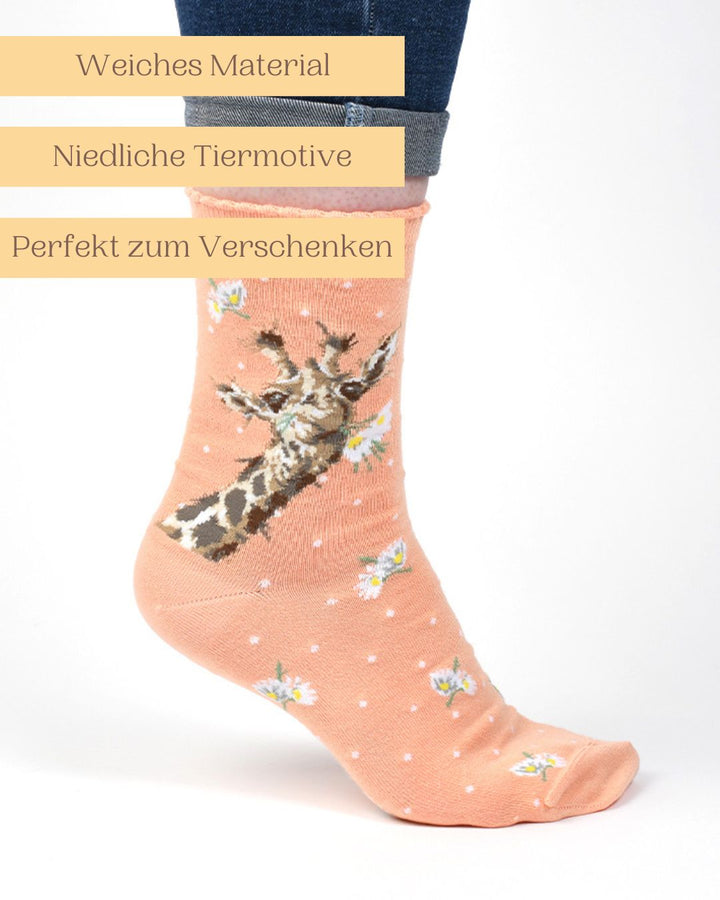 Socken aus weichem Bambusmaterial mit niedlichem Giraffen-Motiv von Wrendale Designs perfekt zum Verschenken.