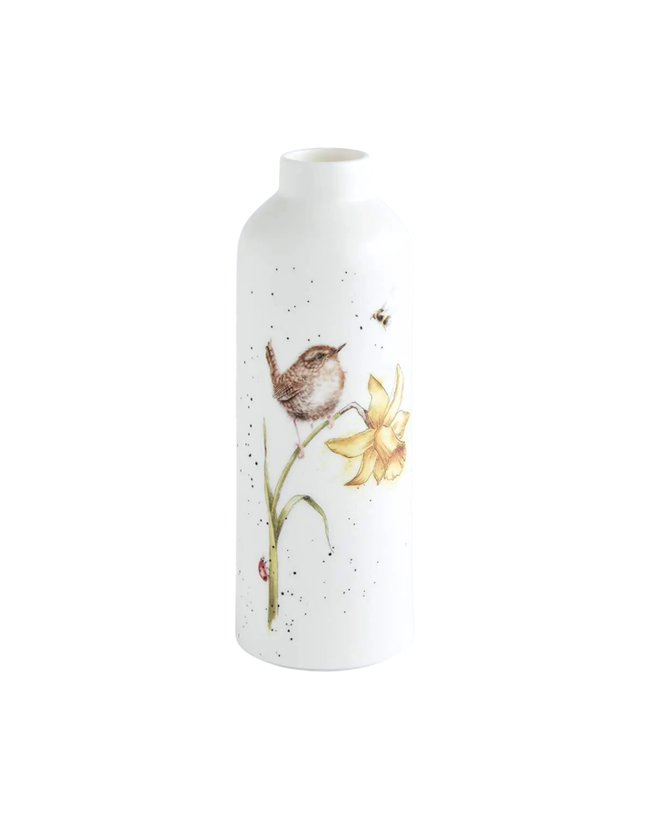 Große Blumenvase aus dem 3er Set von Wrendale Designs. Auf der Vase ist ein kleiner niedlicher Vogel zu sehen welcher auf einer Blume sitzt und einer Biene hinterher schaut. Die Vase liegtr vor einem weißen Hintergrund.
