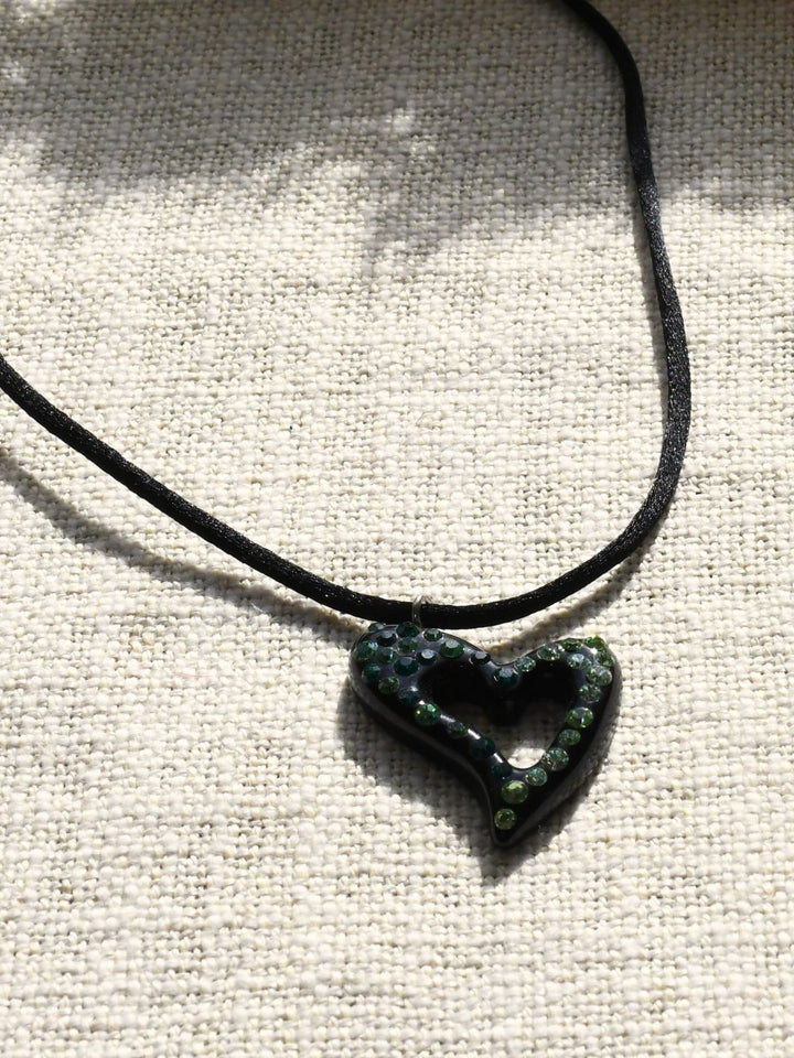 Herz Kette mit grünen Swarovski Steinen von Cristaluna