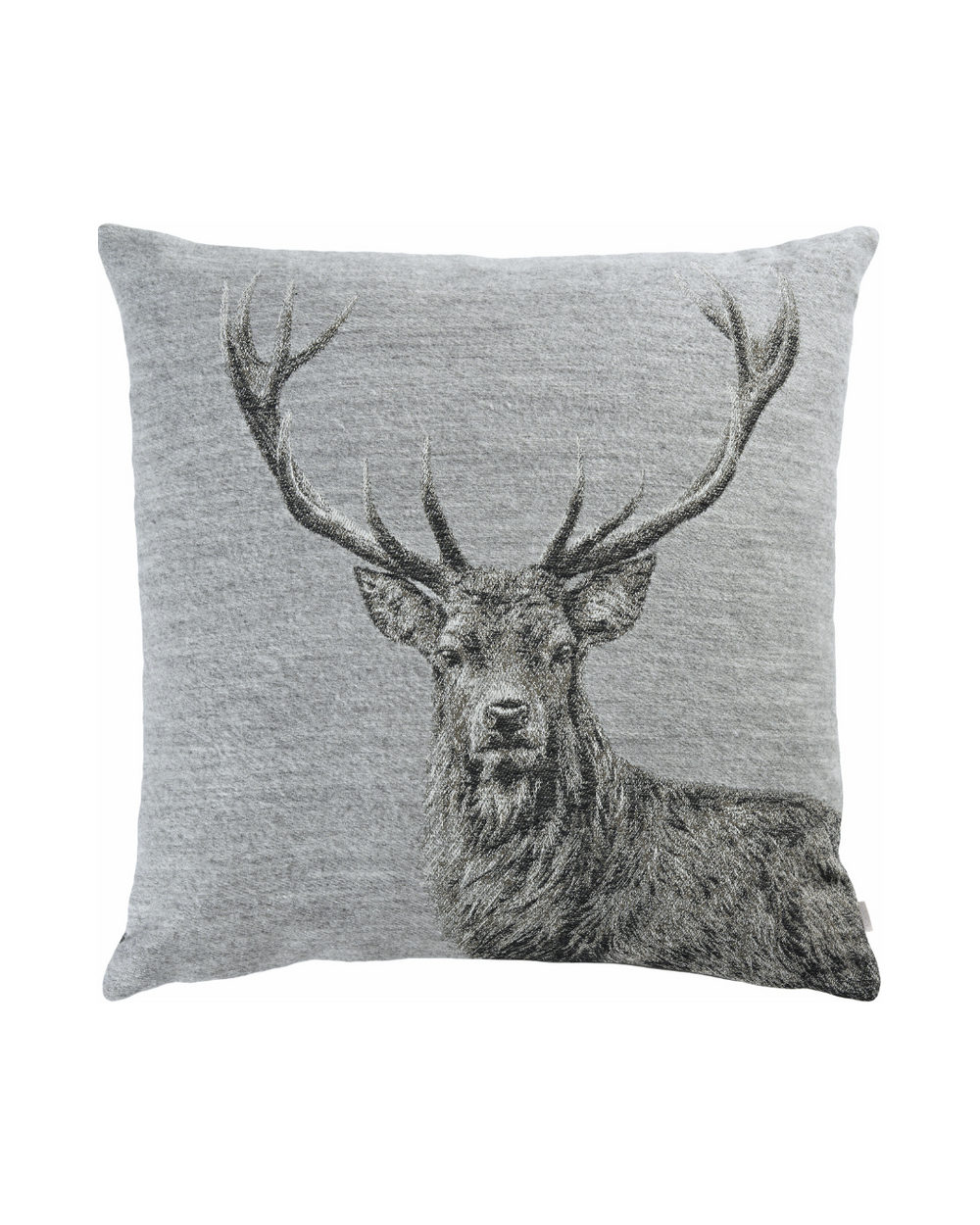 Großes Hirsch Kissen Big Buck von Sander in grau mit gewebtem Hirschmotiv vor weißem Hintergrund.