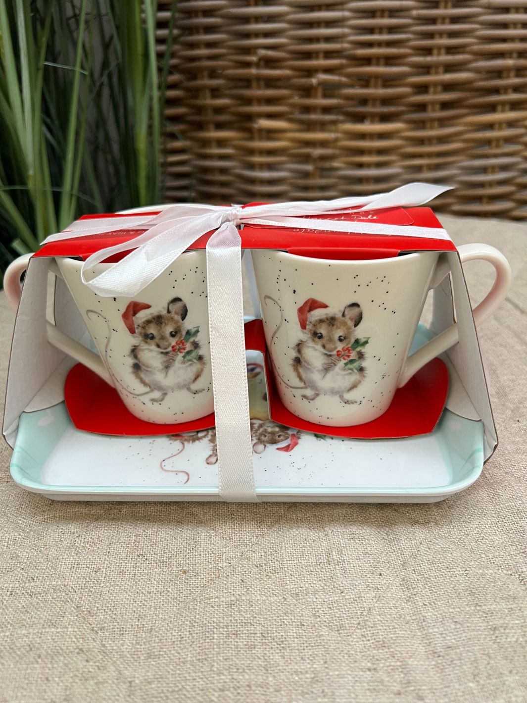 Holly Jolly Mug Tray Set von Wrendale Designs