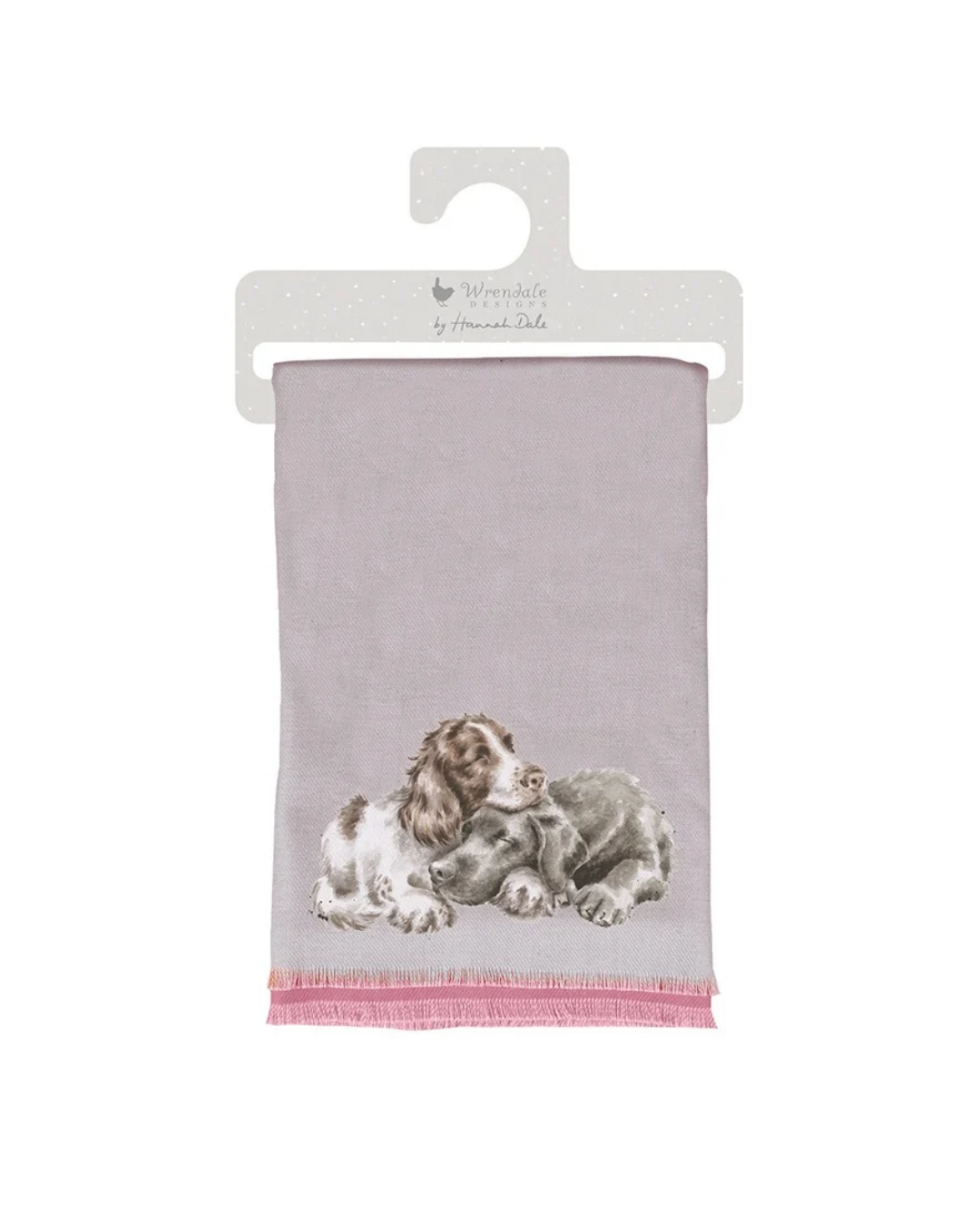 Hunde Schal "A Dogs Life" von Wrendale Designs vor weißen Hintergrund. Der Schal ist dunkelrosa. Das motiv zeigt 2 Hunde welche mit einander kuscheln.