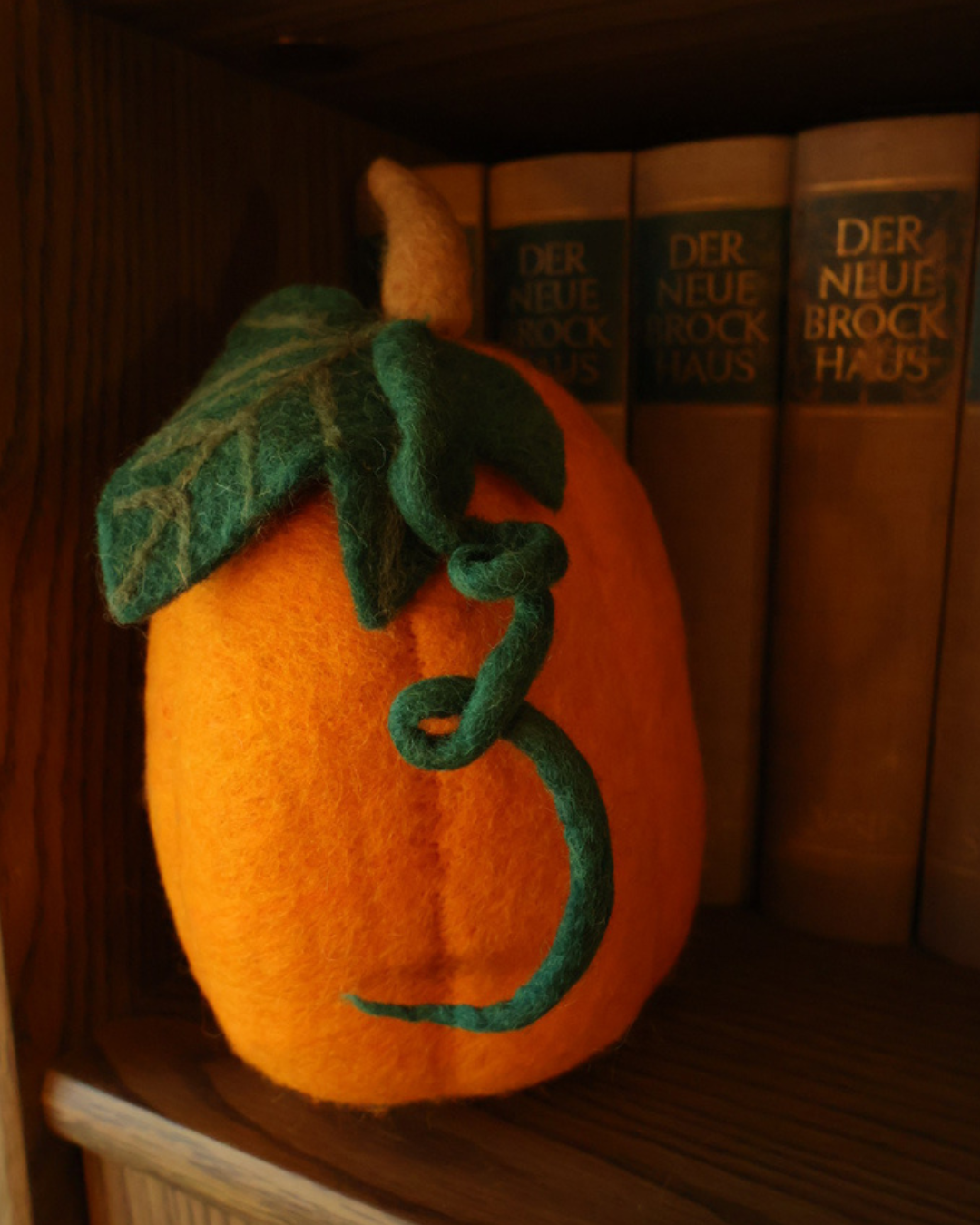 Großer Filzkürbis orange von Grace & Gloria (Höhe 24 cm )